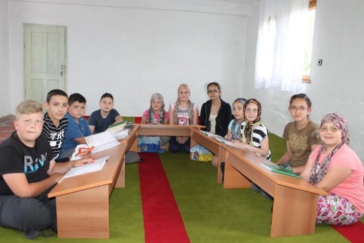 Деца от Диамандово учат Корана