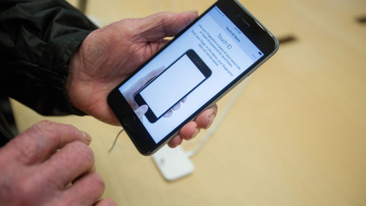 Apple потвърди: iPhone 6S има проблем с батериите 