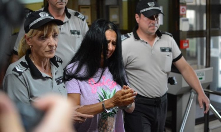 Мейзер мизерува, за €50 хил. продава дома със "свинските опашки"