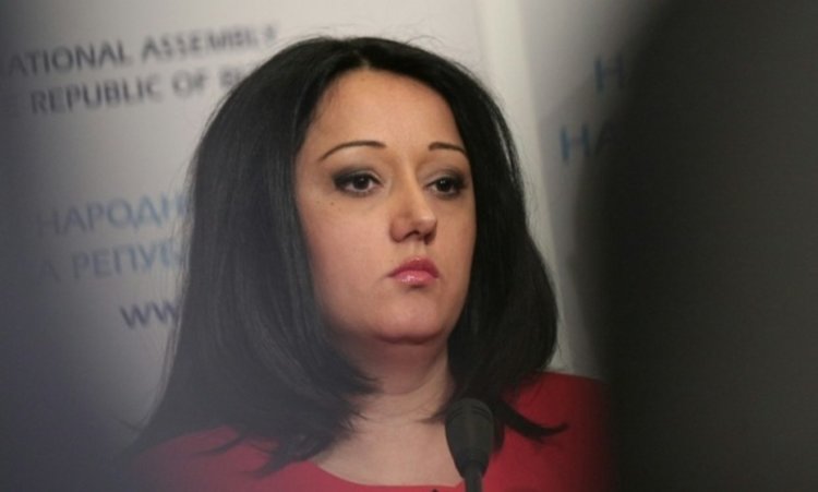Лиляна Павлова смята парламента за изчерпан в този си вид