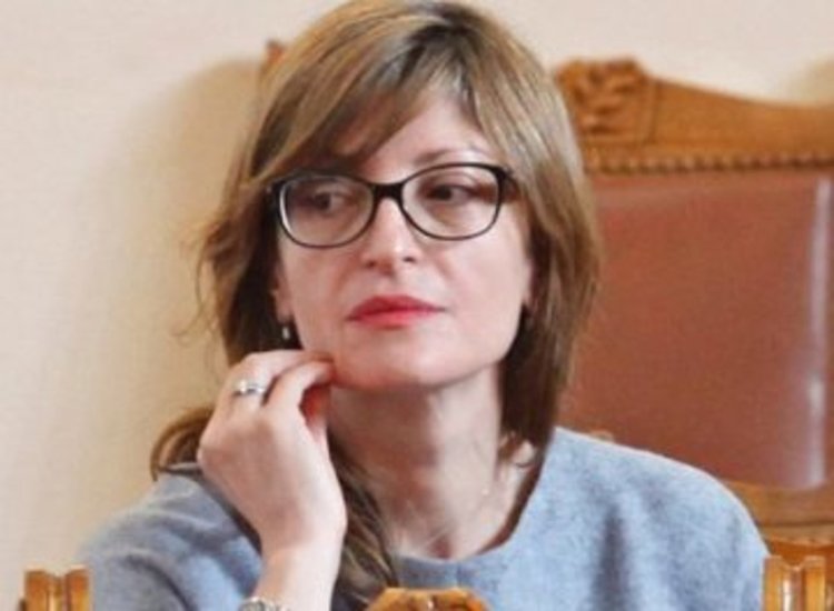 Захариева: Докладът на ЕК е обективен, критикува корупцията