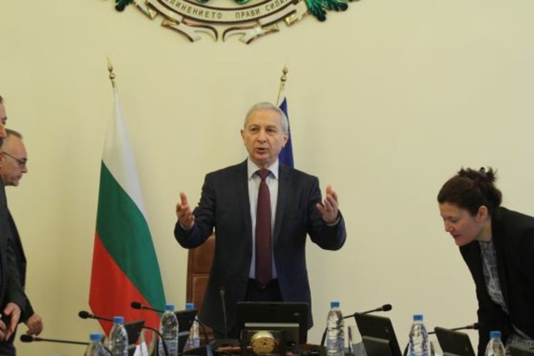 Политическият кабинет на Герджиков ще е от 16 души