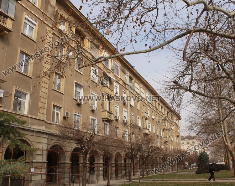 Започва ремонта на колоните на блок №3 на бул."България"