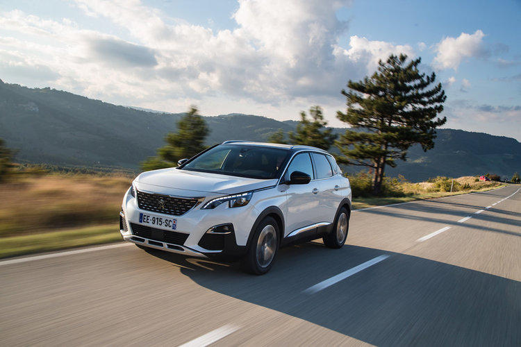 Новият SUV PEUGEOT 3008 e „Автомобил на годината“ за 2017