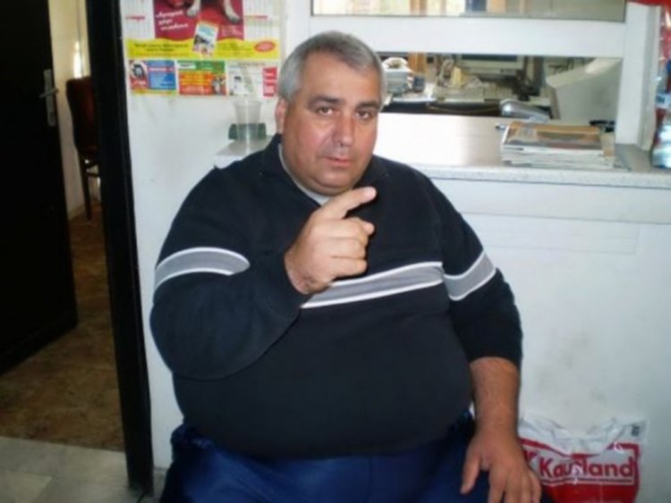    Нашенец снабдява с библии българите в Турция,не среща подкрепа от Светия Синод