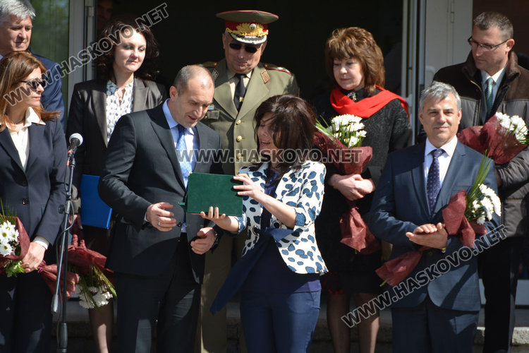ПМГ Хасково с президентски плакет за 45-тата си годишнина