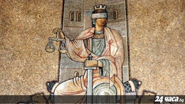 Аптекарка с условна присъда заради кражба на лекарства   