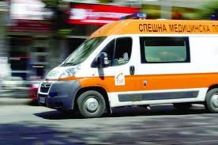 Дядо се блъсна с кола в бетонна стена, освободиха го за домашно лечение, без опасност за живота