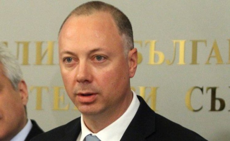 Желязков: Шофьорските книжки може да станат безсрочни
