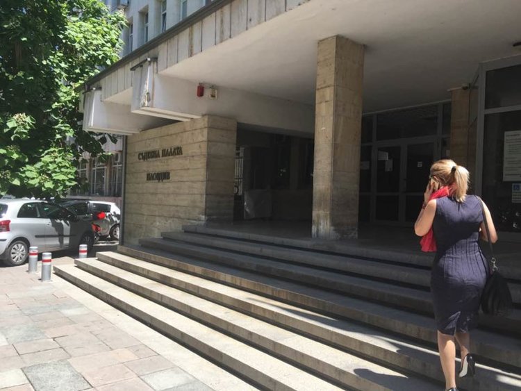 Окръжният съд гледа обжалването на ареста на 9-имата побойници от кв. "Лозница"
