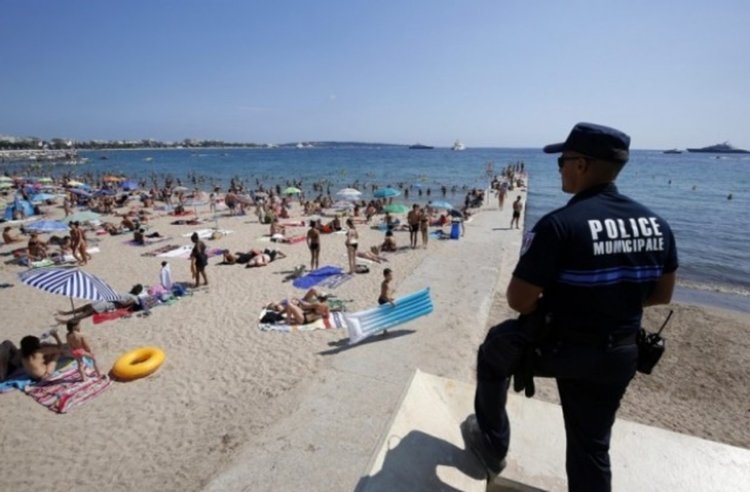 Крадци събират по 50 000 лева на ден от туристи