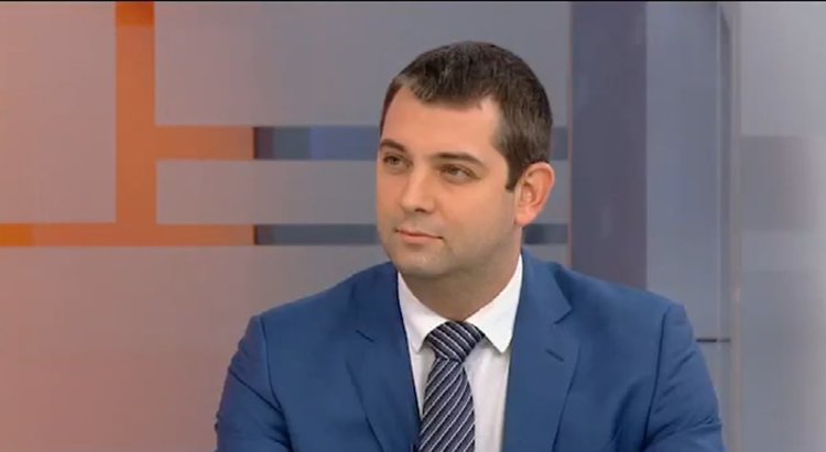 Димитър Делчев: Правителството е като кола с развити болтове