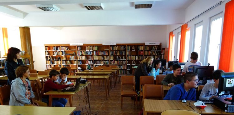 В ПМГ "Иван Вазов" отбелязаха Европейската седмица на програмирането