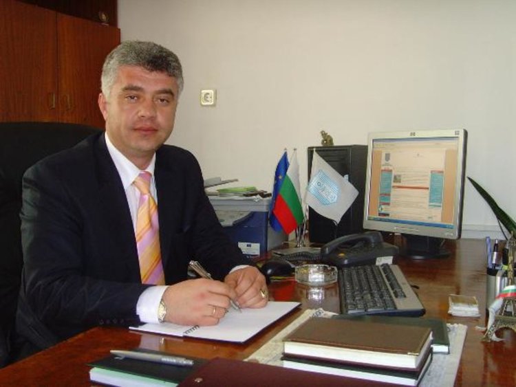 Ден на траур е обявен в Момчилград в памет на Наим Сюлейманоглу