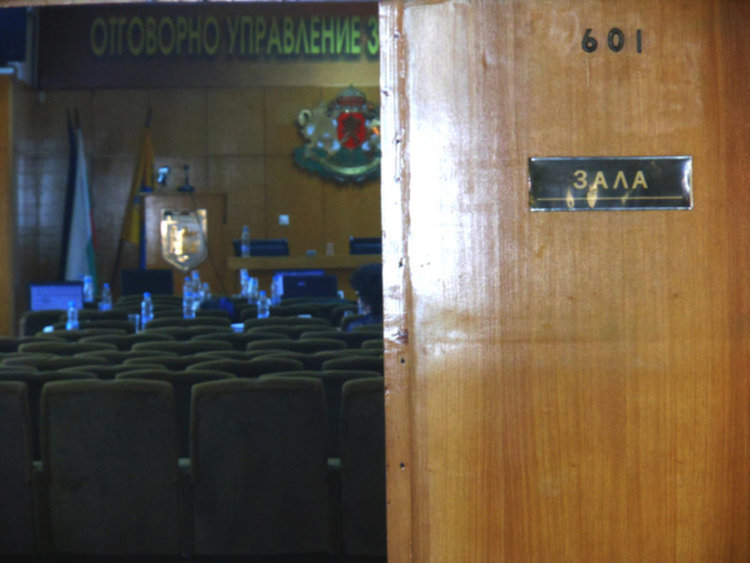 Трима искат парична помощ от местната хазна заради заболявания
