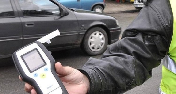 Закопчаха трима пияни, хванати да шофират коли