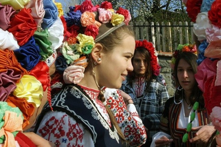 Избират най-красива лазарка на празник в Черноконево