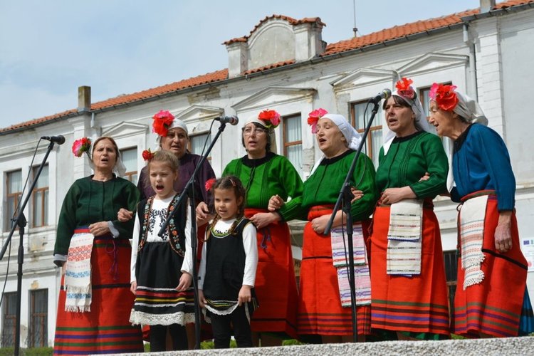 За осми път фолкфест „Тракийска шевица“ в Харманли