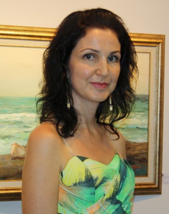 Млада художничка представя изключителна изложба за празника на обединен Смолян