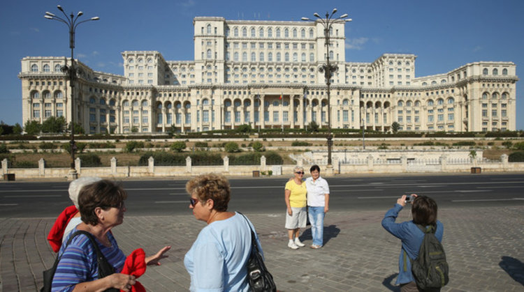 В Румъния решават на референдум за дефиницията на семейство