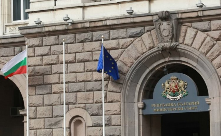 Увеличаване на минималната работна заплата до 560 лева и добавките за нощен труд обсъжда тристранката