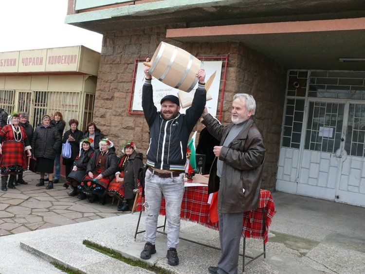 Йордан Рунтев е Царят на виното в Дълбок извор