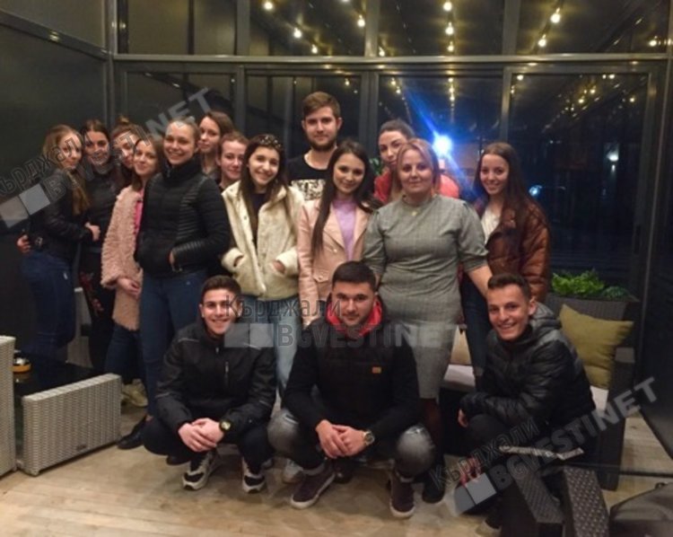 Младите ротарианци с акция в подкрепа на Стефан Стойчев,събират пари за лечението му
