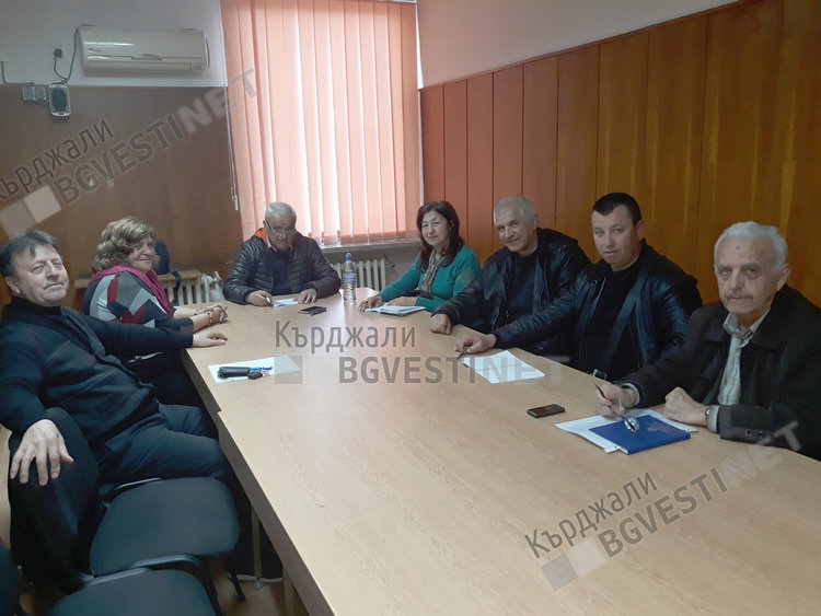 Общественици с апел към областния управител:Отворете движението от Детелината на смъртта към Пазара