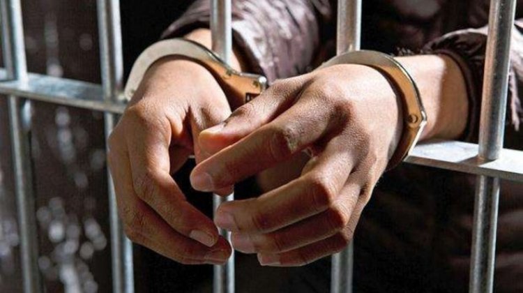 Хлапак с дрога задържапа полицаите в Кърджали