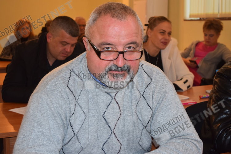 Гроздан Колев: Унищожават в Кърджали млади фиданки с косачки