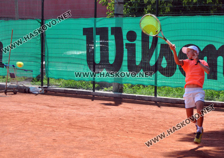 Започнаха квалификациите на Държавния турнир по тенис в Хасково