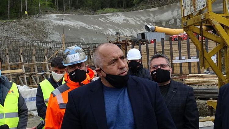 Обмислят свалянето на извънредното положение преди 13 май?