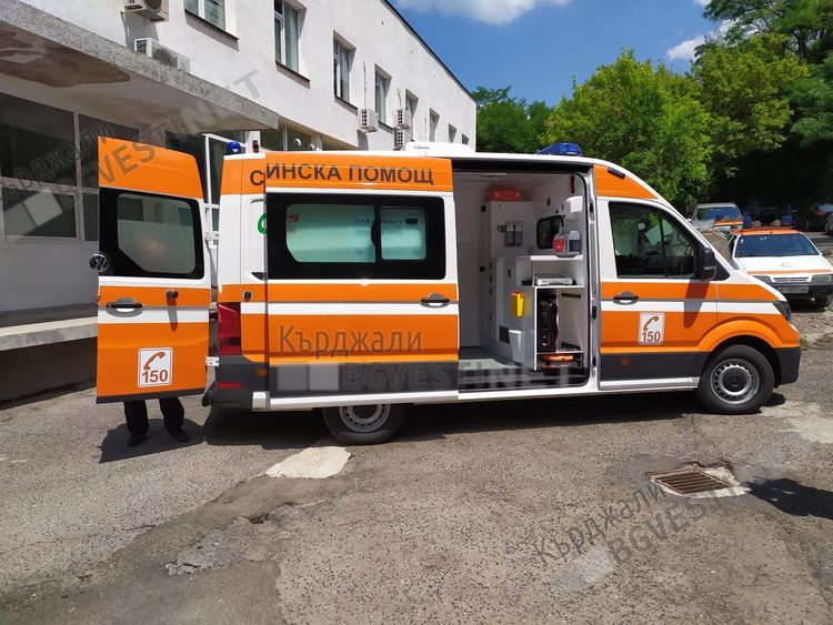 Трима пострадаха леко при катастрофа, единият попадна в болницата в Кърджали