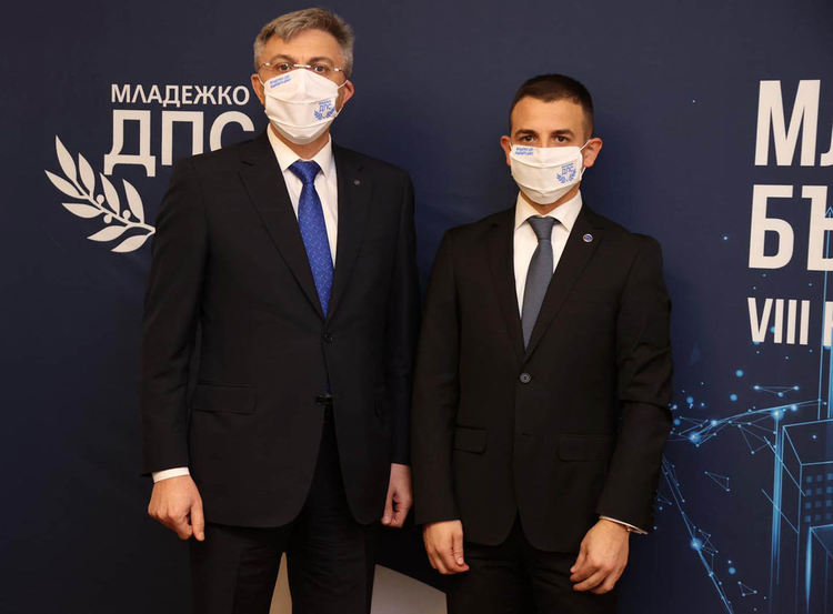 Новият лидер на Младежкото ДПС е Сезгин Мехмед