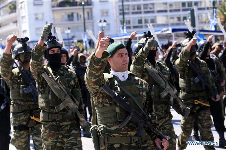Гърция удължава срока на задължителната военна служба