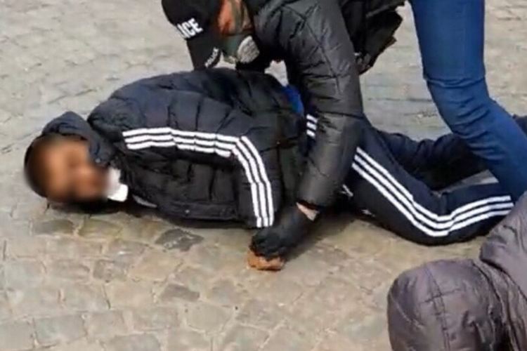 Задържаха наркоман с хероин в Кърджали