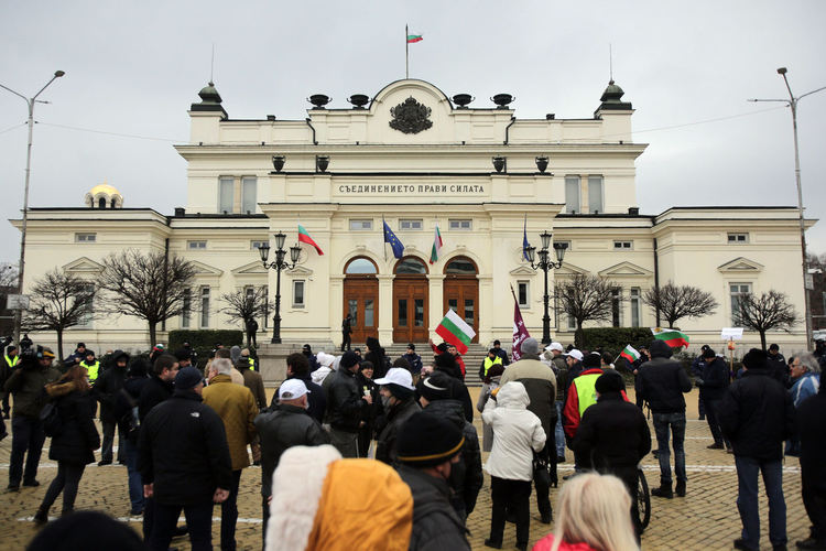 На второ четене правната комисия реши да има разследващ главния прокурор 