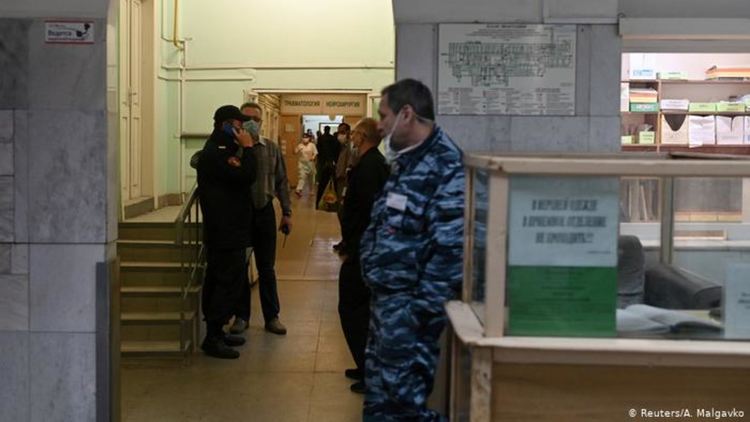 Внезапно почина зам.-главният лекар на болницата в Омск, където лекуваха Навални