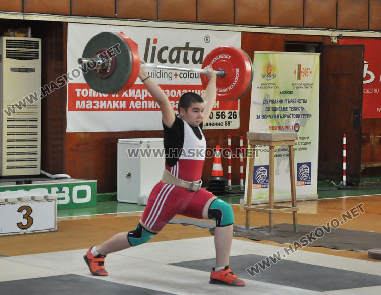 Хасково домакинства Държавното лично първенство по вдигане на тежести