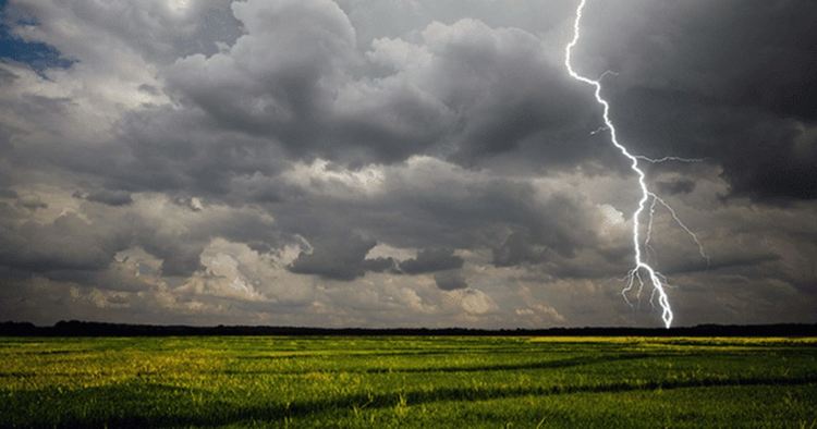 Облачно в събота, жълт код за бури
