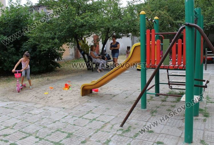 За 11-та поредна година финансират облагородяване на междублокови пространства в Димитровград