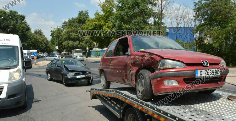  Катастрофа в зверските задръствания в града
