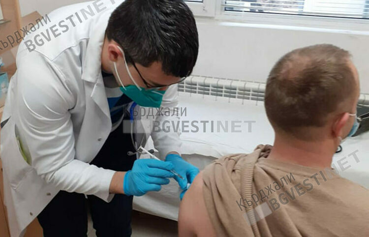 С надигането на новата вълна от COVID 19, се увеличава интересът към ваксинирането в областта