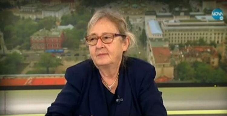 Проф. Кожухарова: Над 99% от починалите от COVID-19 между март и септември не са били ваксинирани
