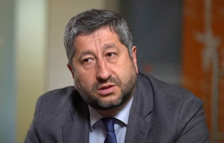 Христо Иванов губи битката с Делян Пеевски в Търново