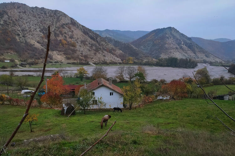 Облачно, без валежи и студено