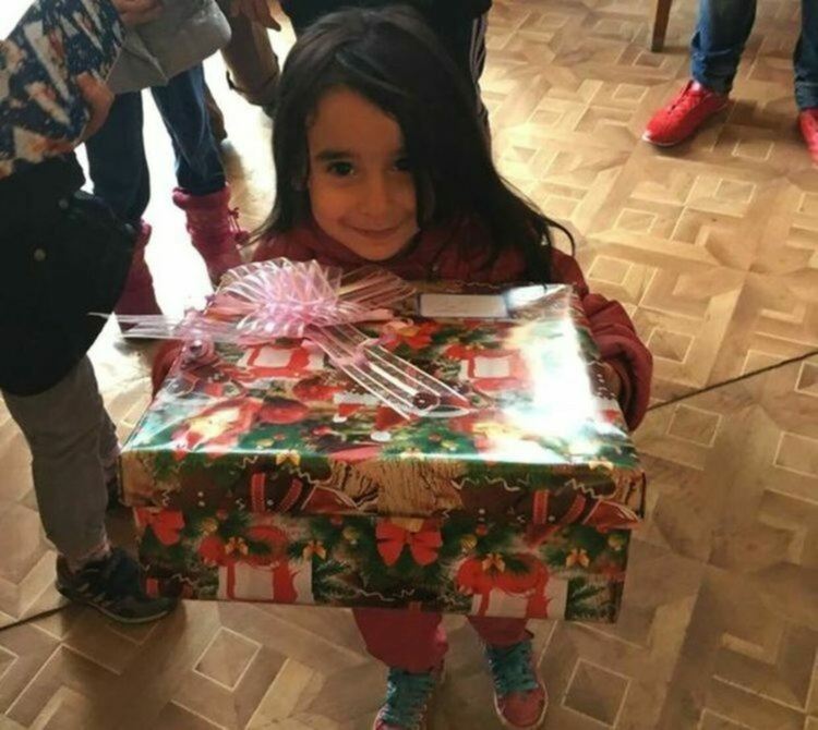 Подари усмивка на дете за Коледа 