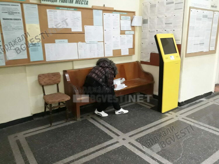 111 души са работели по мерки за насърчаване на заетостта в областта през октомври