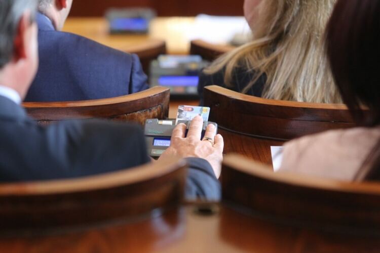 Пунктове за приемане на залози и устройства на самообслужване за хазартни игри обсъждат депутатите