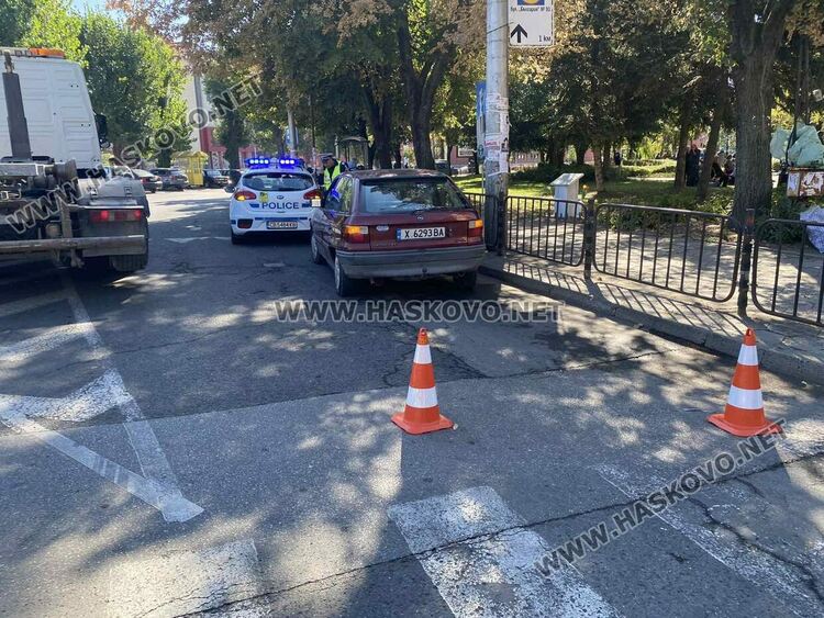 Водач на Опел блъсна пешеходка до Зеленчуковия пазар